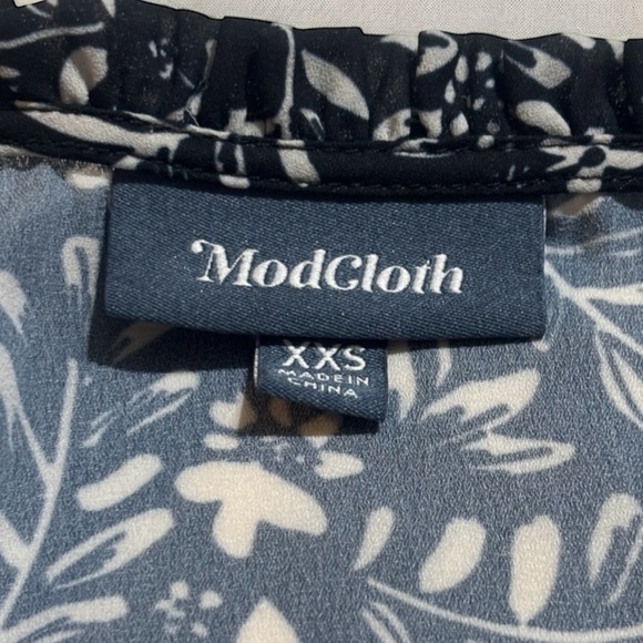 ModCloth Floral Ruffle Blouse - Picture 4 of 14